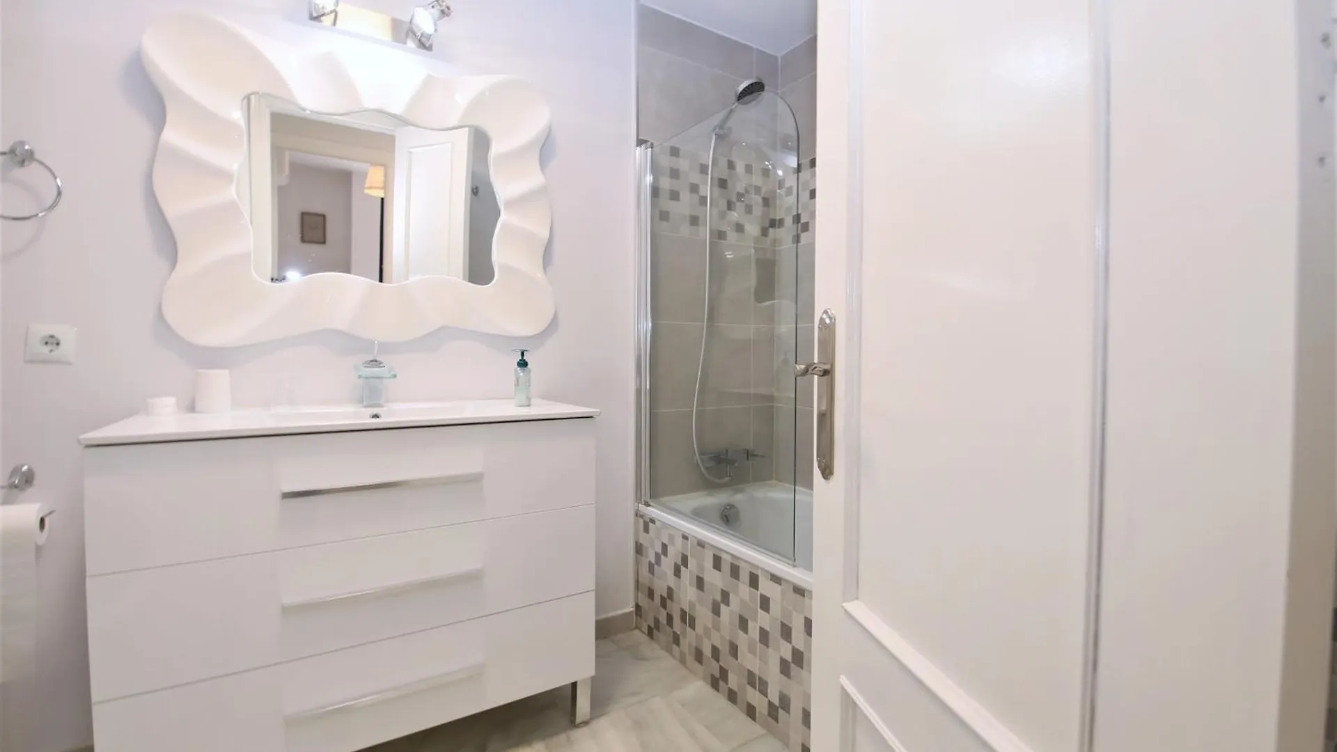 Estepona Centre Apartment Puccini
